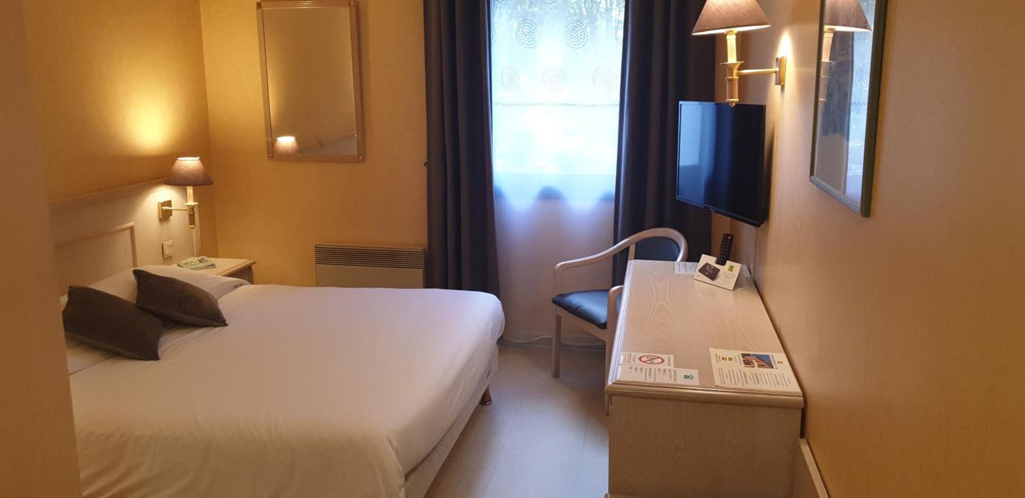Logis L'Auberge Bourbonnaise Saint-Yorre Zewnętrze zdjęcie