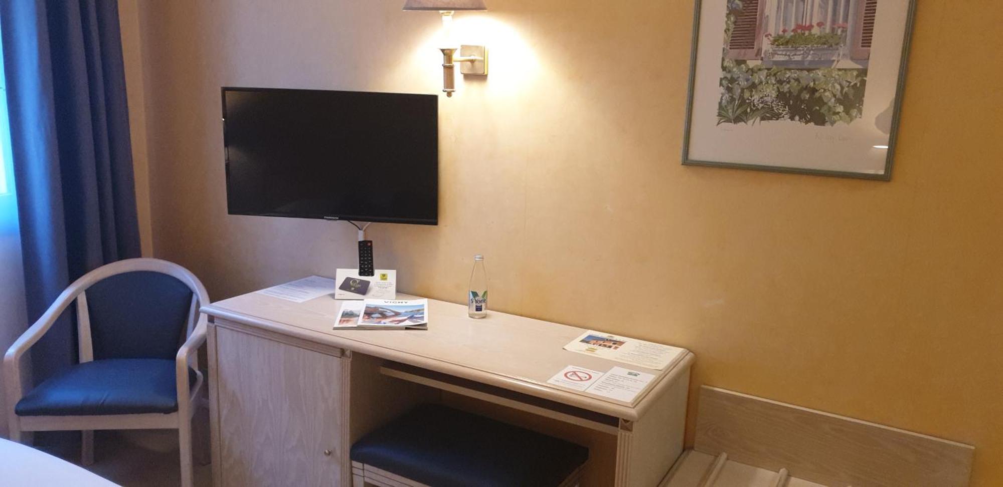 Logis L'Auberge Bourbonnaise Saint-Yorre Zewnętrze zdjęcie