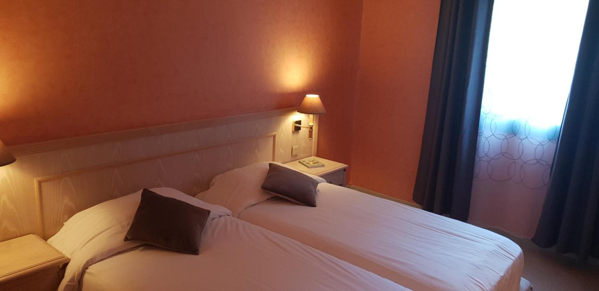 Logis L'Auberge Bourbonnaise Saint-Yorre Zewnętrze zdjęcie