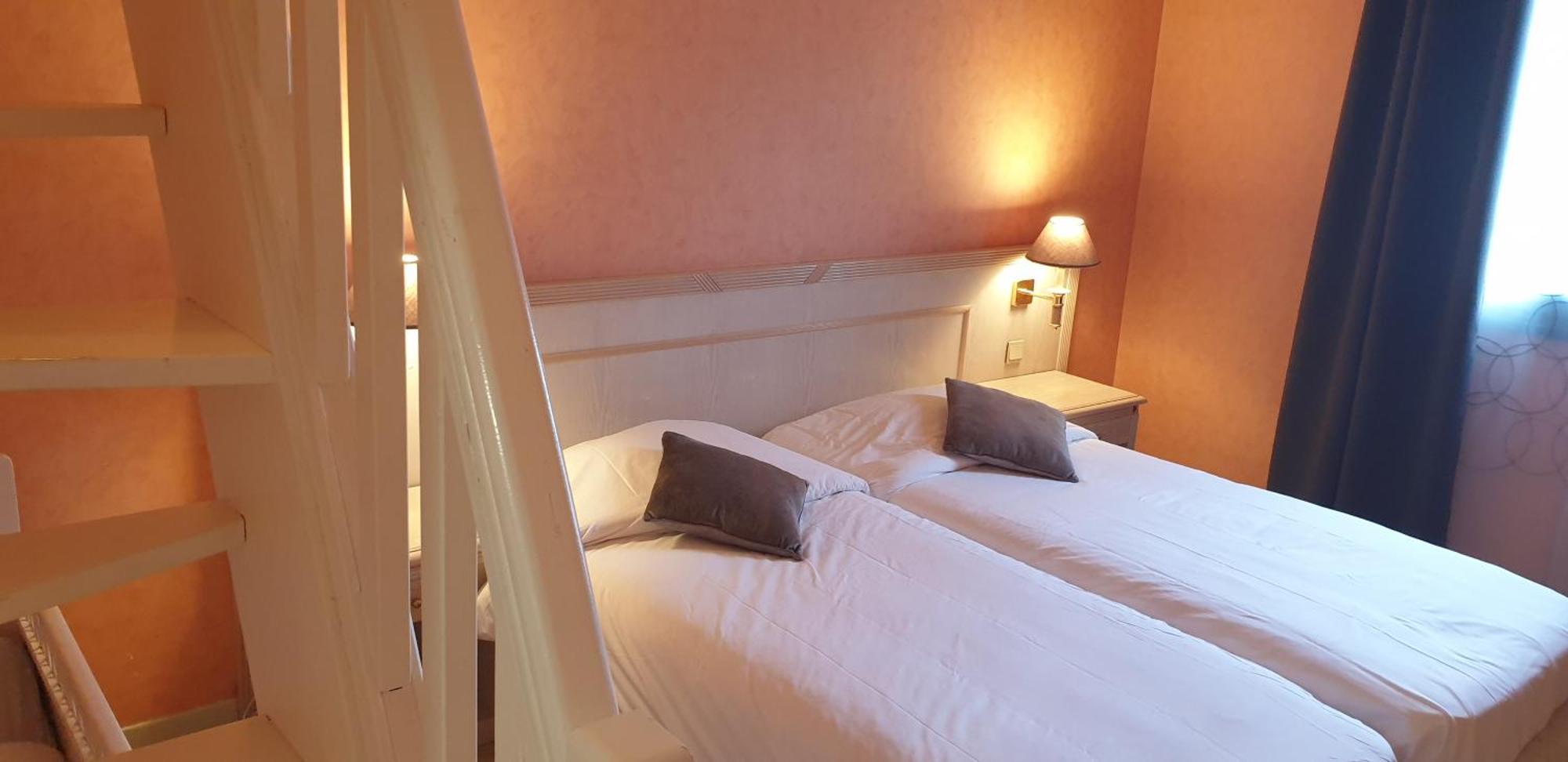 Logis L'Auberge Bourbonnaise Saint-Yorre Zewnętrze zdjęcie