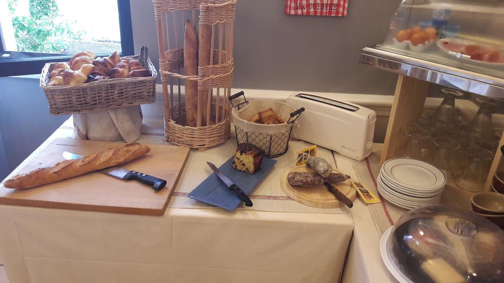 Logis L'Auberge Bourbonnaise Saint-Yorre Zewnętrze zdjęcie
