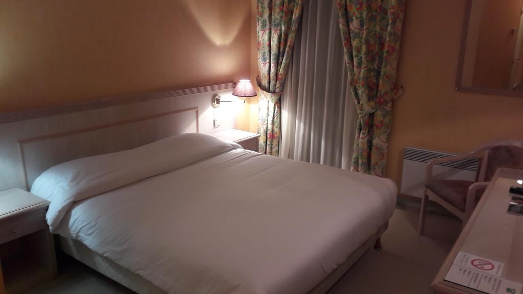 Logis L'Auberge Bourbonnaise Saint-Yorre Zewnętrze zdjęcie