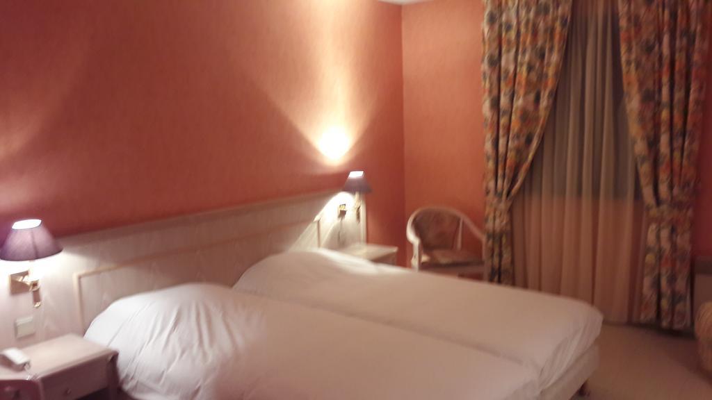 Logis L'Auberge Bourbonnaise Saint-Yorre Zewnętrze zdjęcie