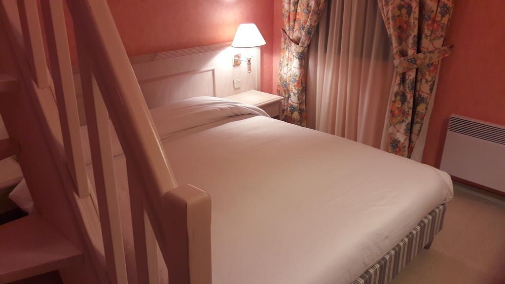 Logis L'Auberge Bourbonnaise Saint-Yorre Zewnętrze zdjęcie