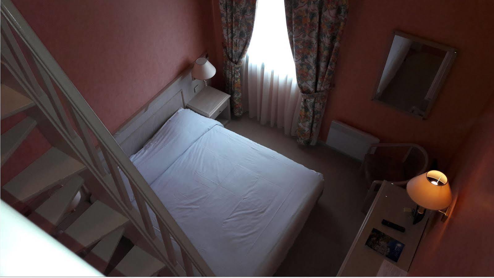 Logis L'Auberge Bourbonnaise Saint-Yorre Zewnętrze zdjęcie